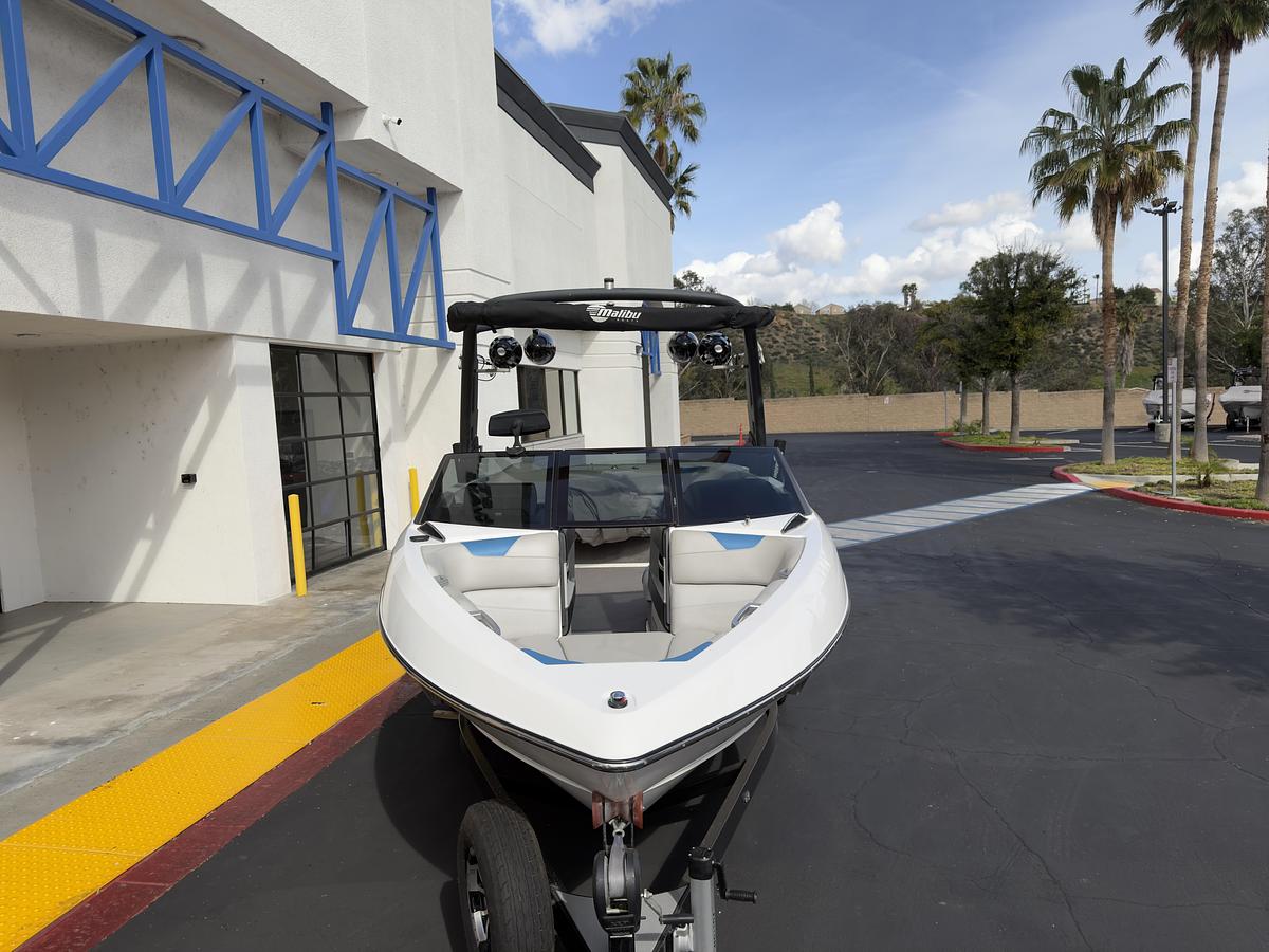 Used 2017 Malibu Boats 22 VLX