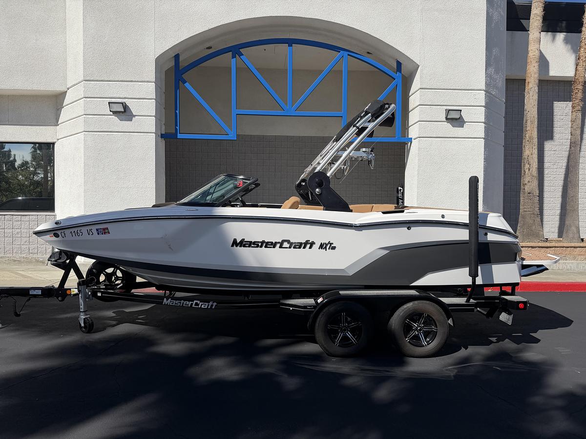 Used 2021 MasterCraft NXT20