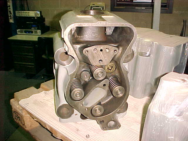 CYLINDER HEAD MWM TBD 440 NEW VERSION