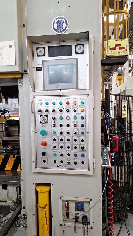 Used 2 x SIMPAC 800 ton Mechanical Presses with Feed Lines