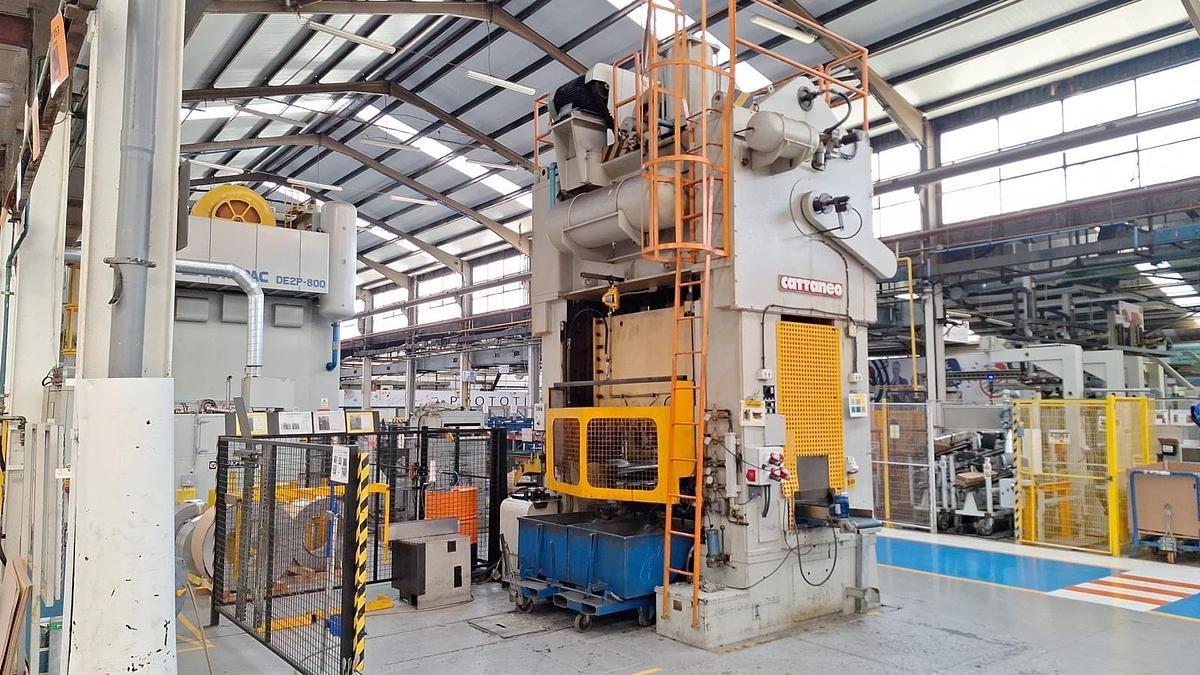 Used Cattaneo 400-ton Mechanical Press With Feed Line