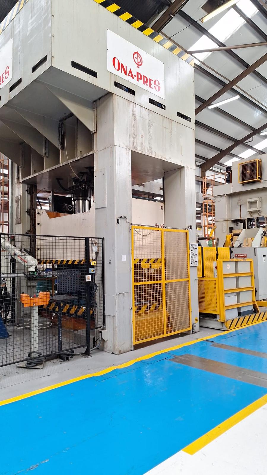 Used Ona-Pres 630 ton Hydraulic Press with Feed Line