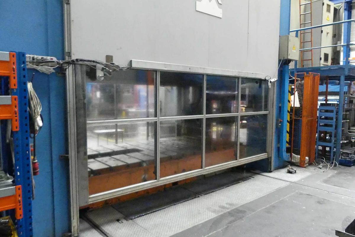 Used Manzoni 630-Ton Mechanical Transfer Press with Feed Line