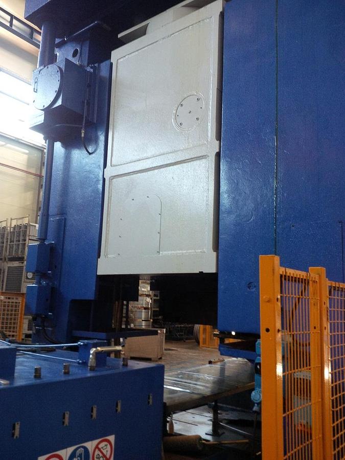 Used Schuler 2000-ton Two Slide Mechanical Transfer Press