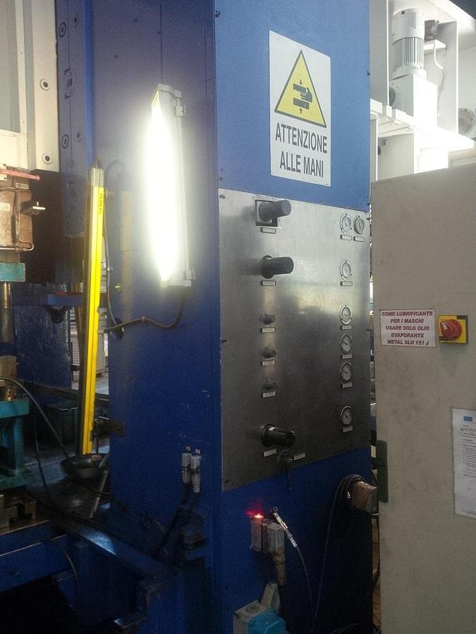 Used Schuler 2000-ton Two Slide Mechanical Transfer Press