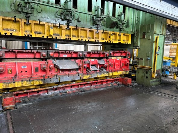 Used Muller Weingarten 2250 ton Straight Sided Mechanical Chassis Press