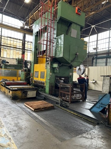 Used Muller Weingarten 630 ton Staigt Sided Mechanical Blanking Line