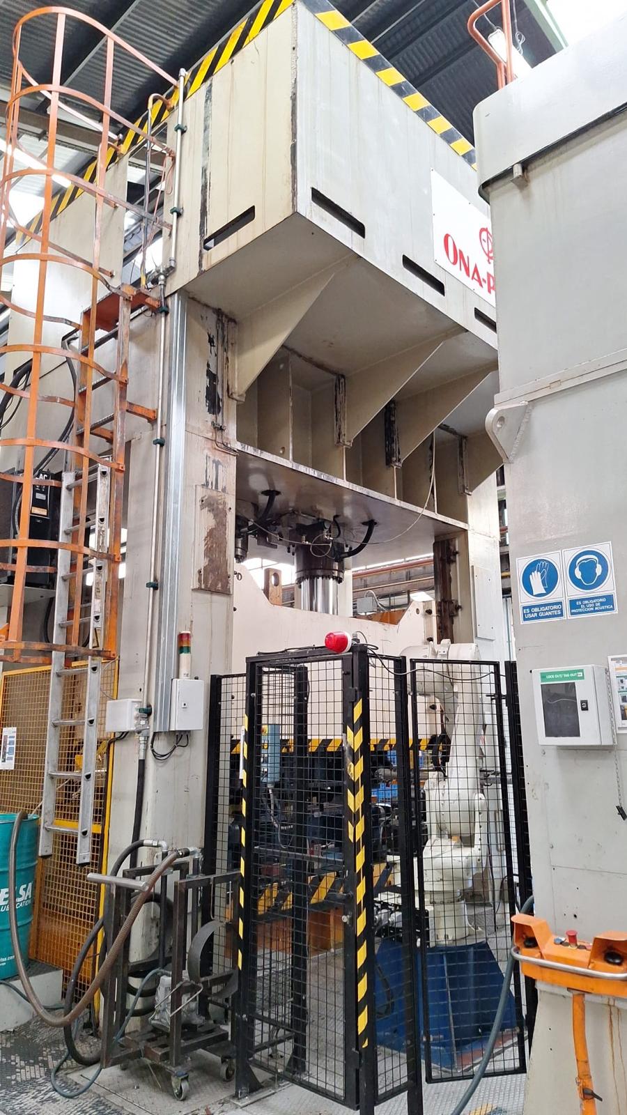 Used Ona-Pres 630 ton Hydraulic Press with Feed Line