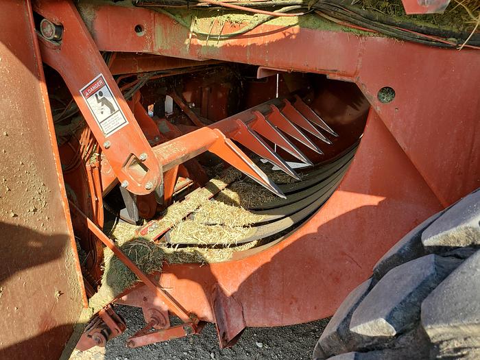 Used 2004 Hesston 4910 Baler w/ Accumulator