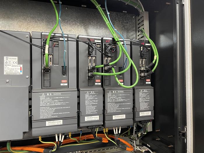 Ottime Centro di Lavoro Verticale MAZAK VTC-800/30SR