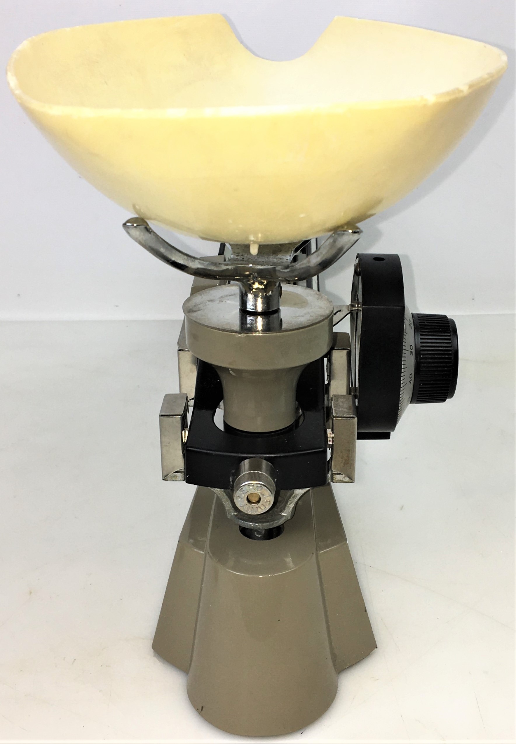 Used Ohaus Dial-O-Gram 1610-00 Triple Beam Balance - 610g x 0.1g