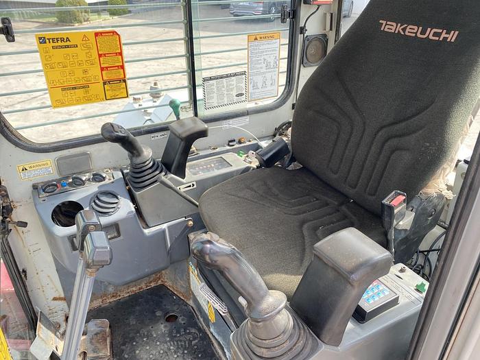 Usato 2011 TAKEUCHI TB180 FR