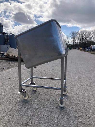 Used Square stainless steel tub on wheels