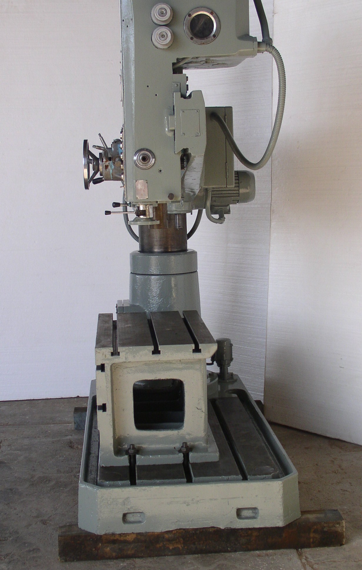 Used 3' x 9" JET Model JRD-939 Radial Arm Drill; T-Slotted Table; Mfg. 1985 - LIKE NEW