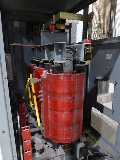 Used SQUARE D COMPANY 750 / 1000 KVA TRANSFORMER W/ BREAKERS