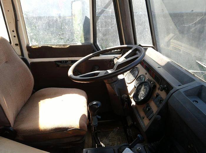 Usado 1987 DAF 2500 ATI 19 ton flatbed truck.