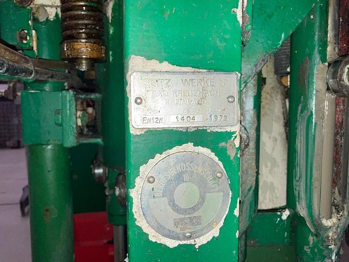 D'occasion COMPLETE FILLING AND CAPPING SYSTEM