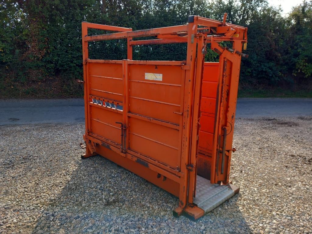 Used Ritchie Cattle Crush