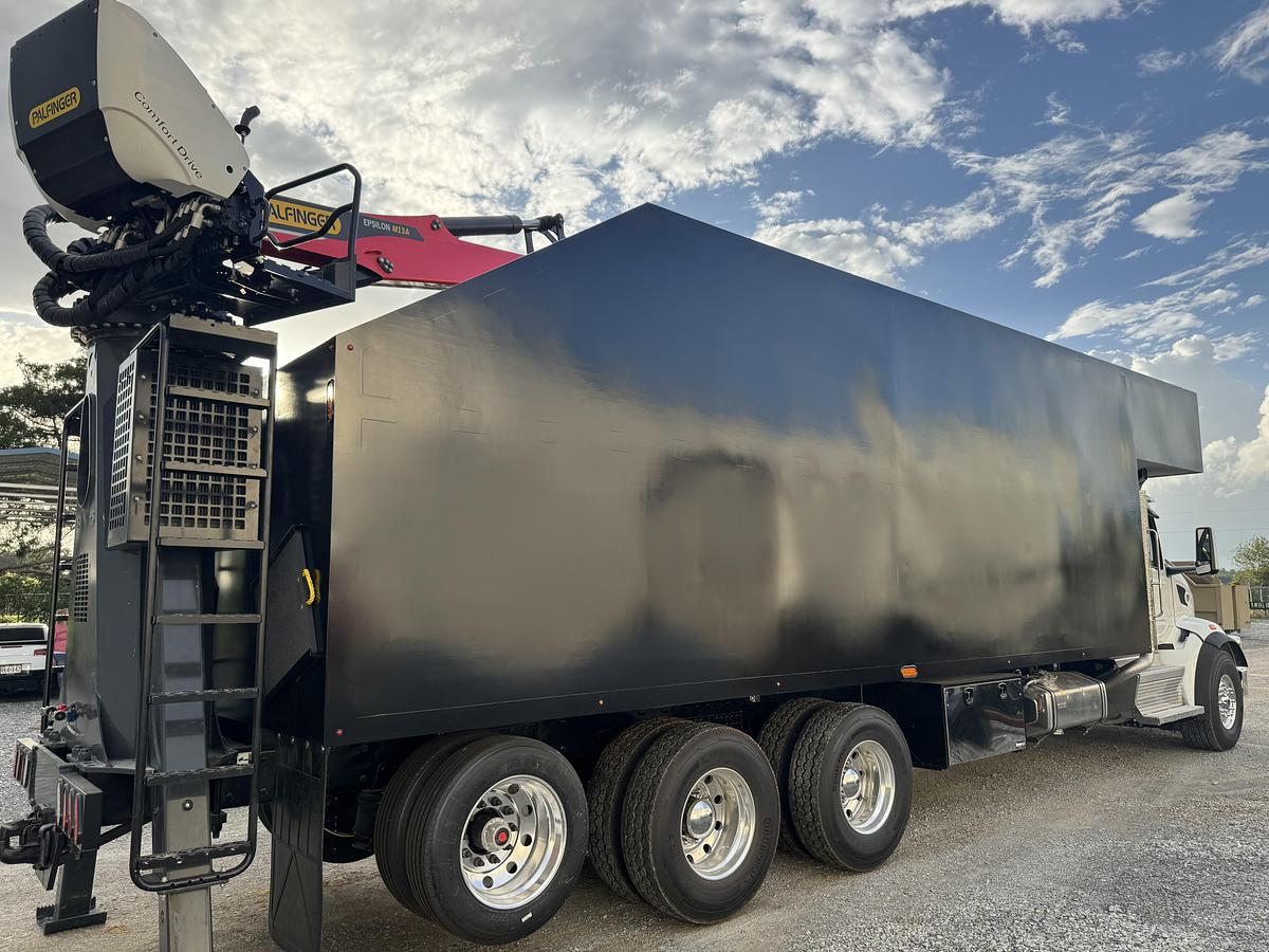 Peterbilt 567 with Palfinger M98