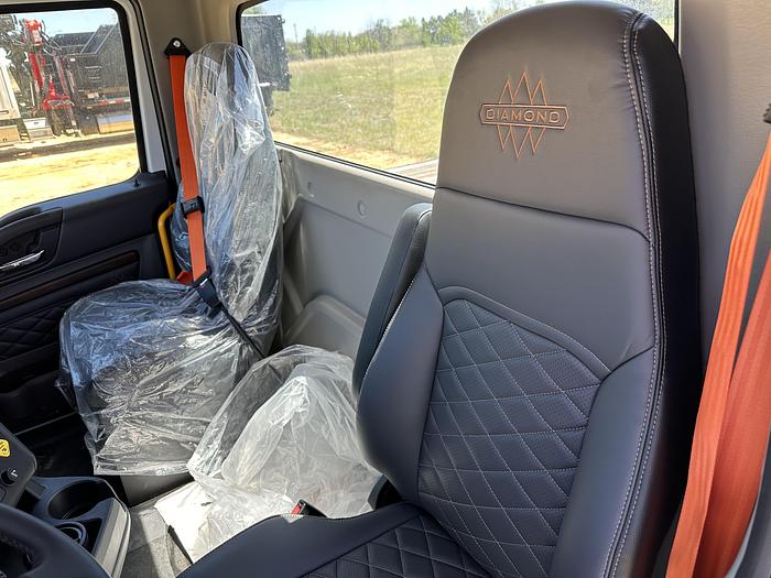 2025 International HX-60