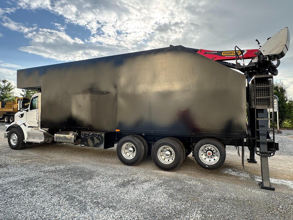 Peterbilt 567 with Palfinger M98