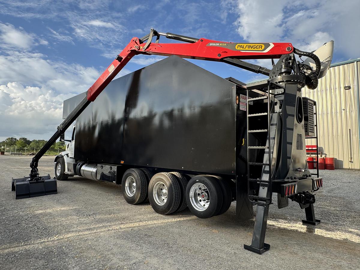 Peterbilt 567 with Palfinger M98