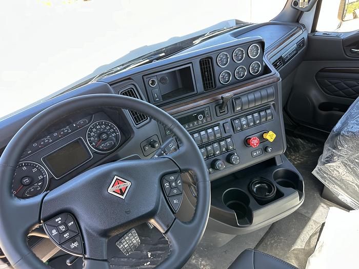 2025 International HX-60