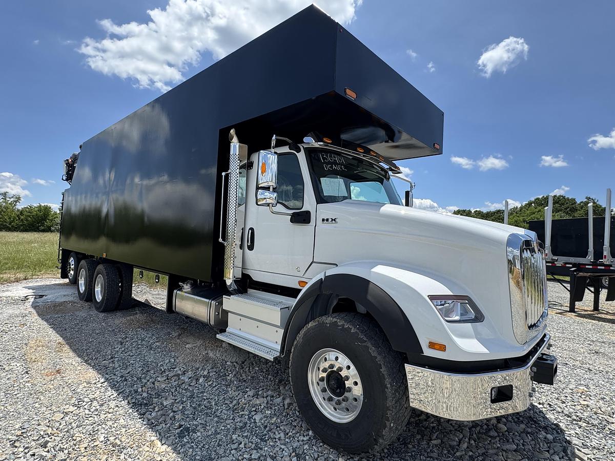 International HX60 with Palfinger M98