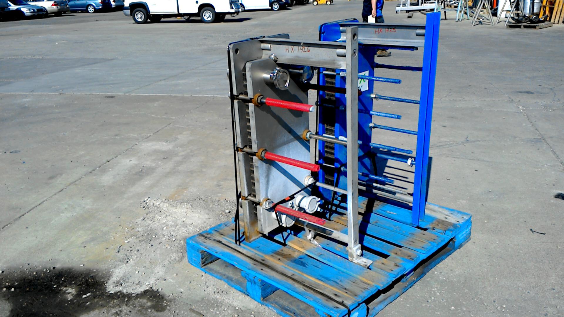 Usado 70 SQ. FT. APV PLATE HEAT EXCHANGER/COST OF NEW GASKETS EXTRA