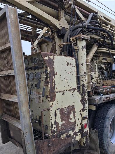 Used 2000 Ingersoll-Rand T4W DH drill rig