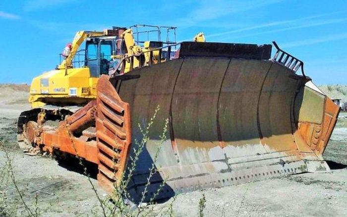 Used KOMATSU D575A-3