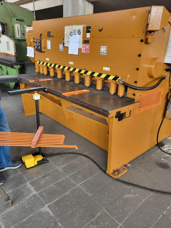 Used Cesoia Novastilmec 2000 x 8