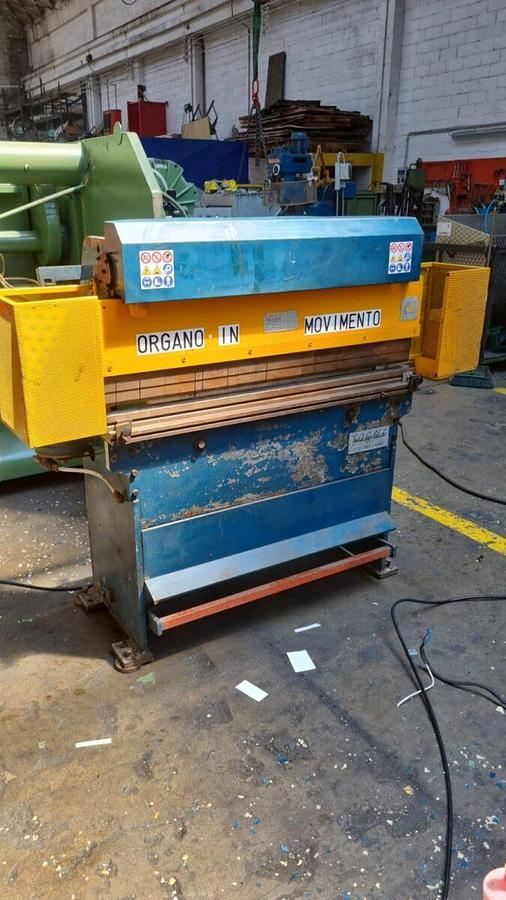 Gebruikt Piegatrice Omag 1000 x 10 ton