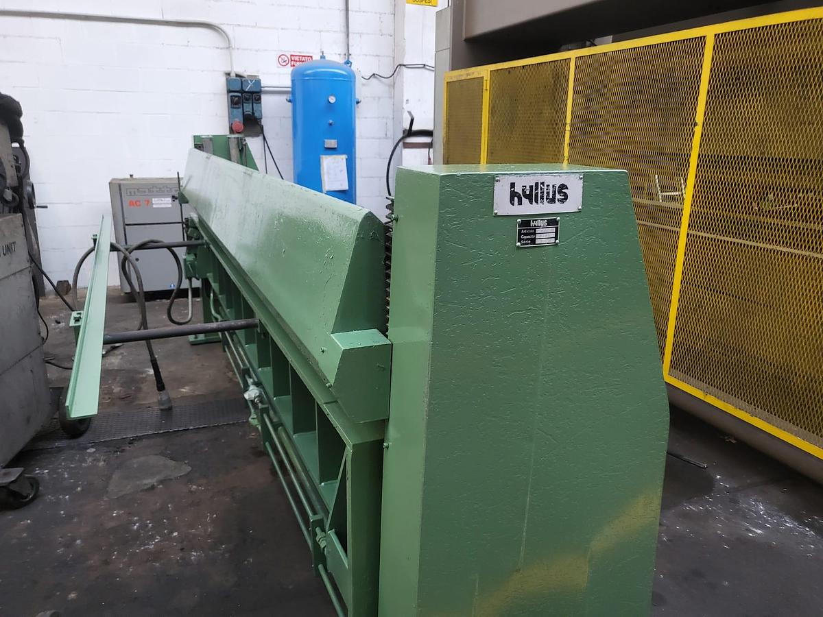 Usato Piegatrice Hyllus 3050 x 2