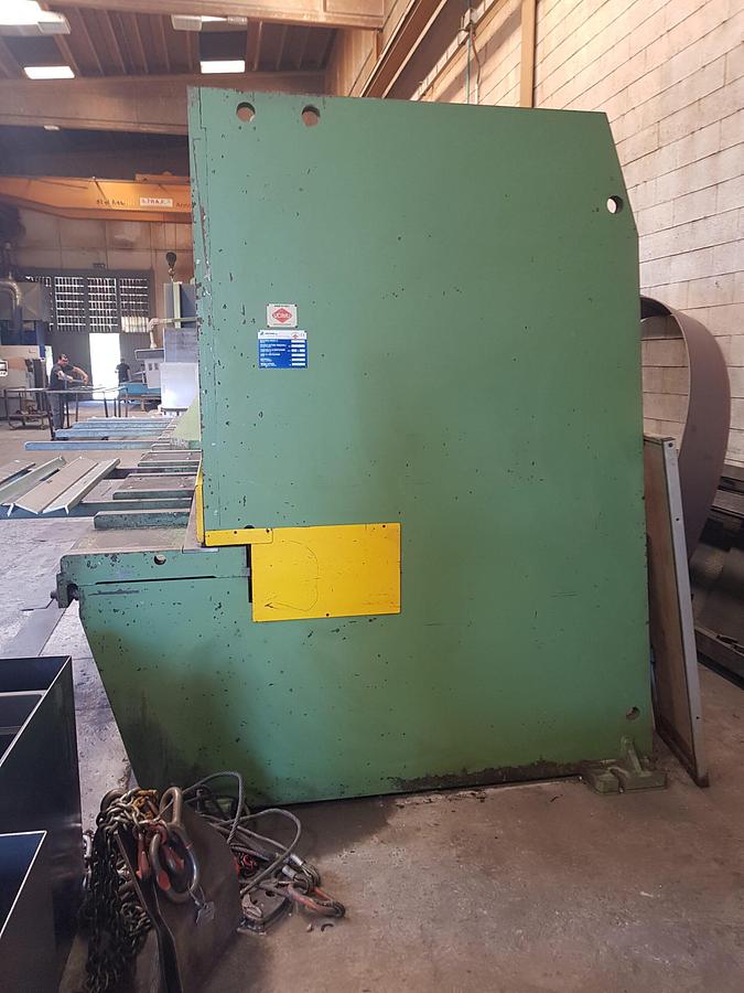 Usato 2002 Cesoia Warcom 6000 x 8