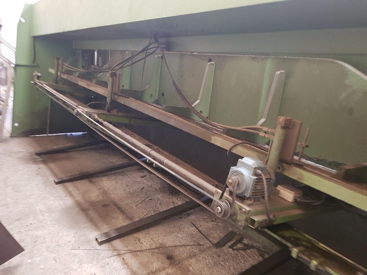 Usato 2002 Cesoia Warcom 6000 x 8
