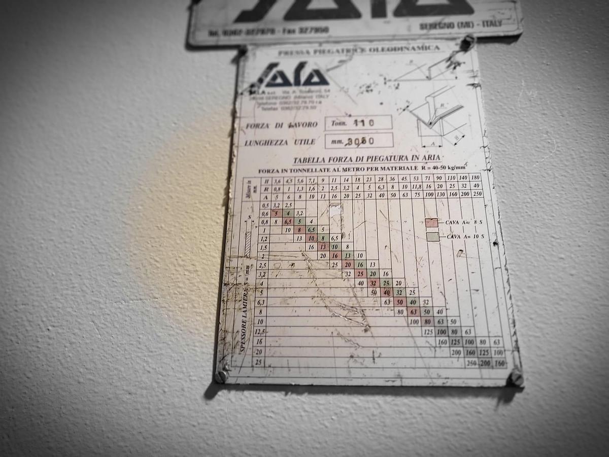 Usato Piegatrice Sala 3000 x 110 ton