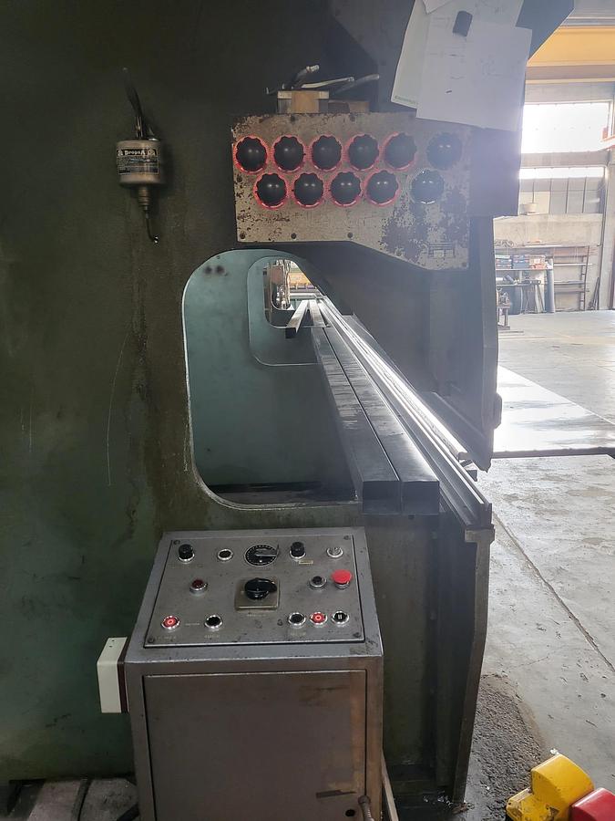 Usato Piegatrice Gabella 8000 x 2