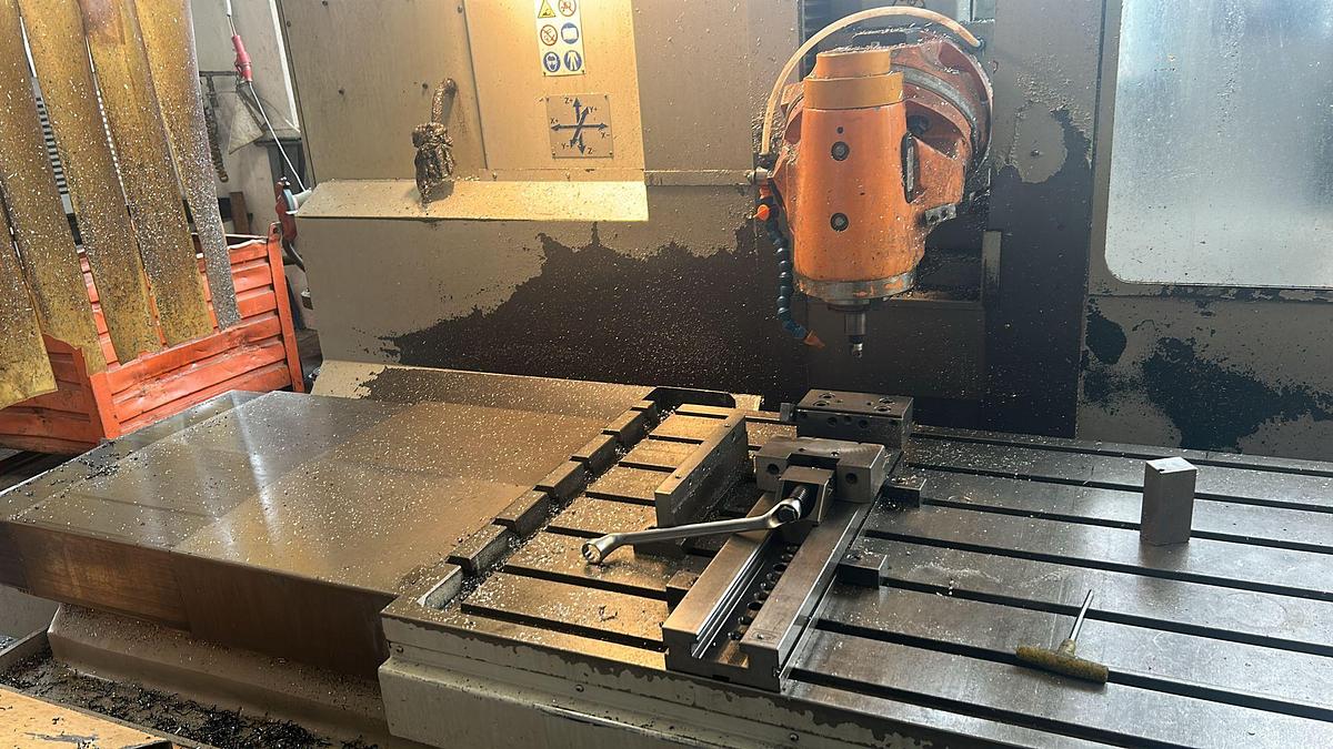 Gebruikt Fresatrice Globa Trade Mod. U 1900 Cnc