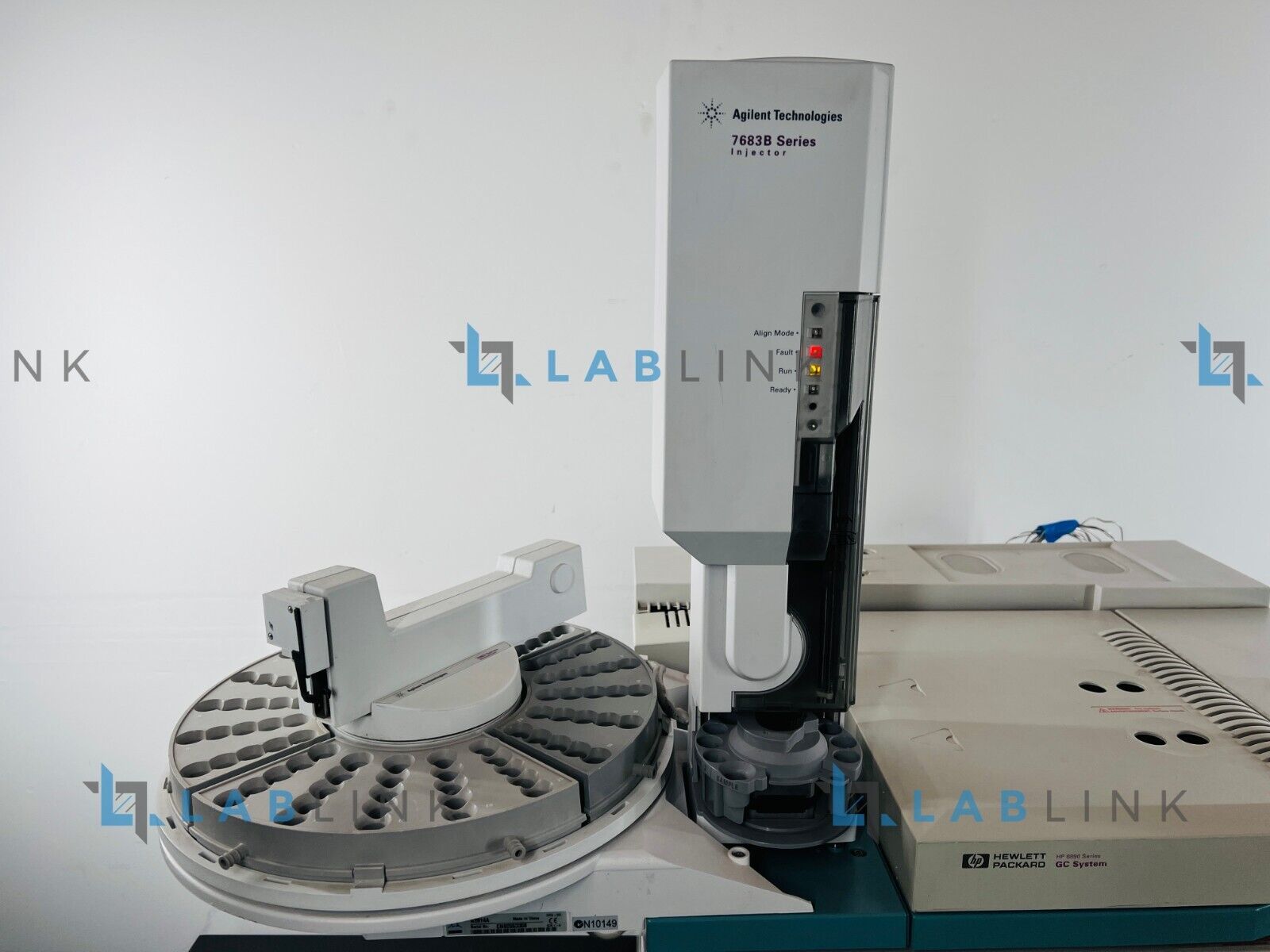 Used HP 6890 Gas Chromatograph G1530A GC System Agilent 7683B Injector + G2614A Tray