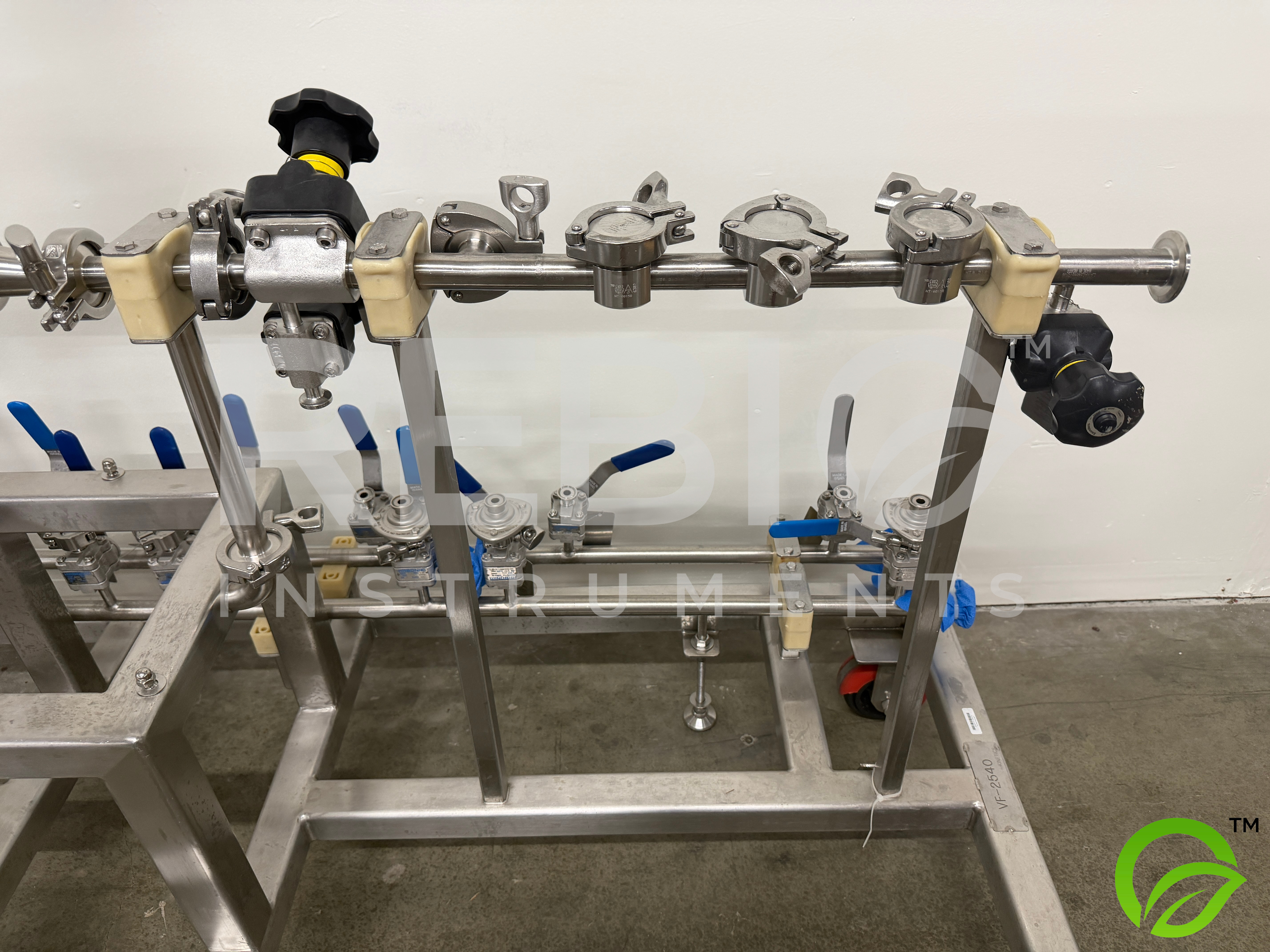 Used Kinetics / Pall Advanta Bioprocessing Filtration Skid VF-2540 | 316SS | Habonim High-Purity Ball Valve Manifold | Pall Advanta Filter Housing | Mobile Pharma Cart — GMP Ready