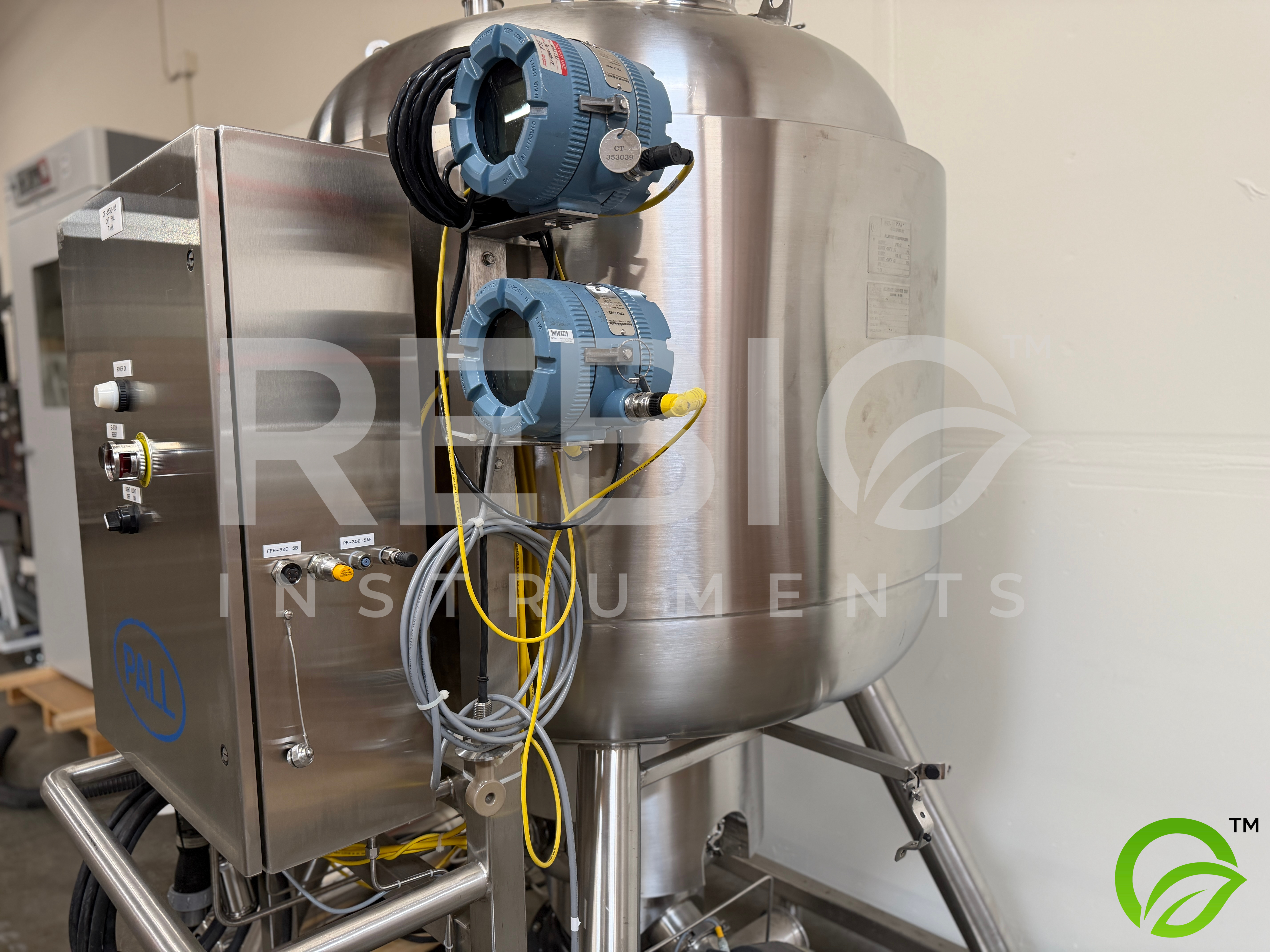 Used Pall Filtron 600L Allegheny Bradford 316SS Recycle Tank RT-3530 | AUTOTFF Bioprocessing Skid | Lightnin Agitator | Rosemount Analytical pH/ORP | Mobile Caster Frame