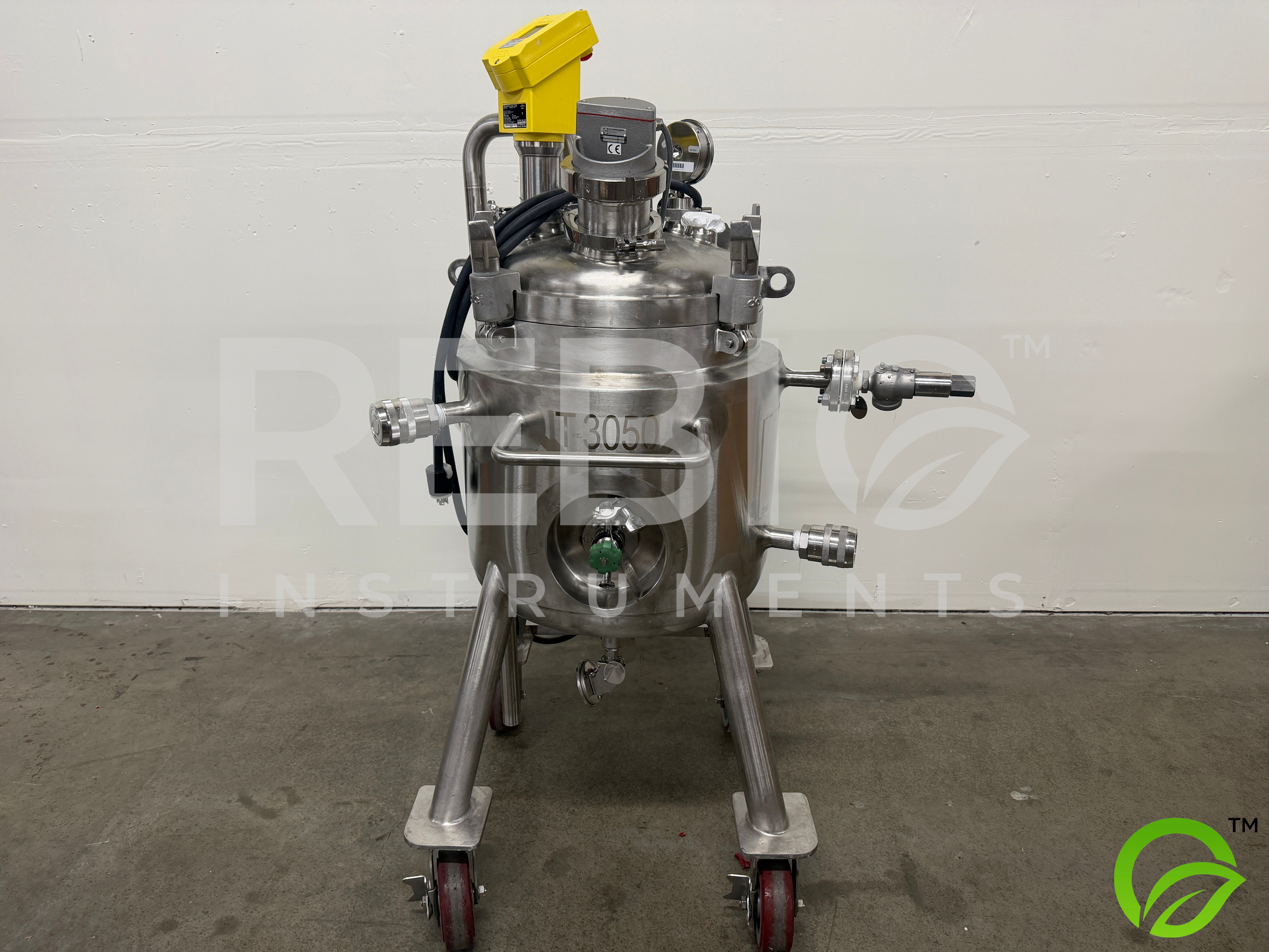 Used DCI / Abgenix 50L Jacketed 316L SS Pressure Vessel Skid CP-3050 | ASME Certified | Vega PULS43 Radar Level | Lumiglas Sight Glass | BS&B Burst Disc | Mobile Pharma Cart