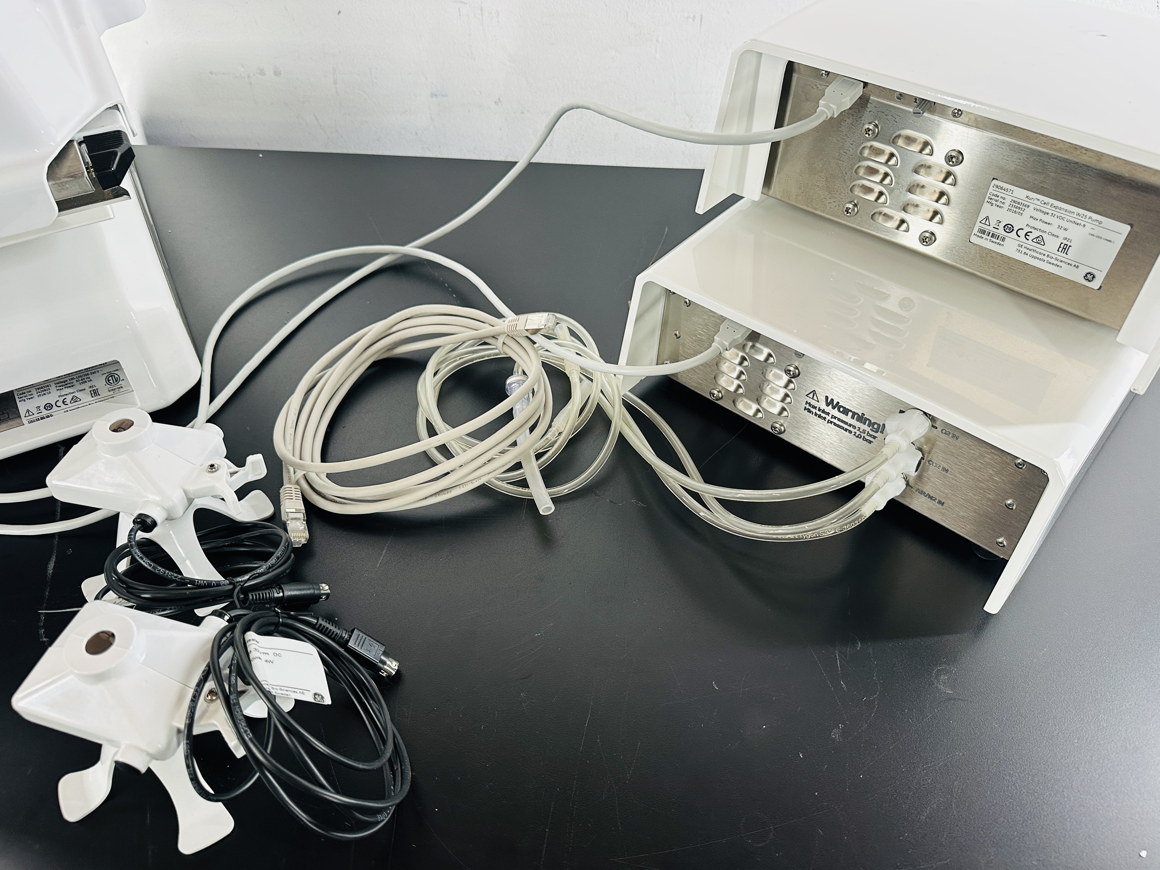 Used GE Xuri Cell Expansion System W25 with Pump and CBCU