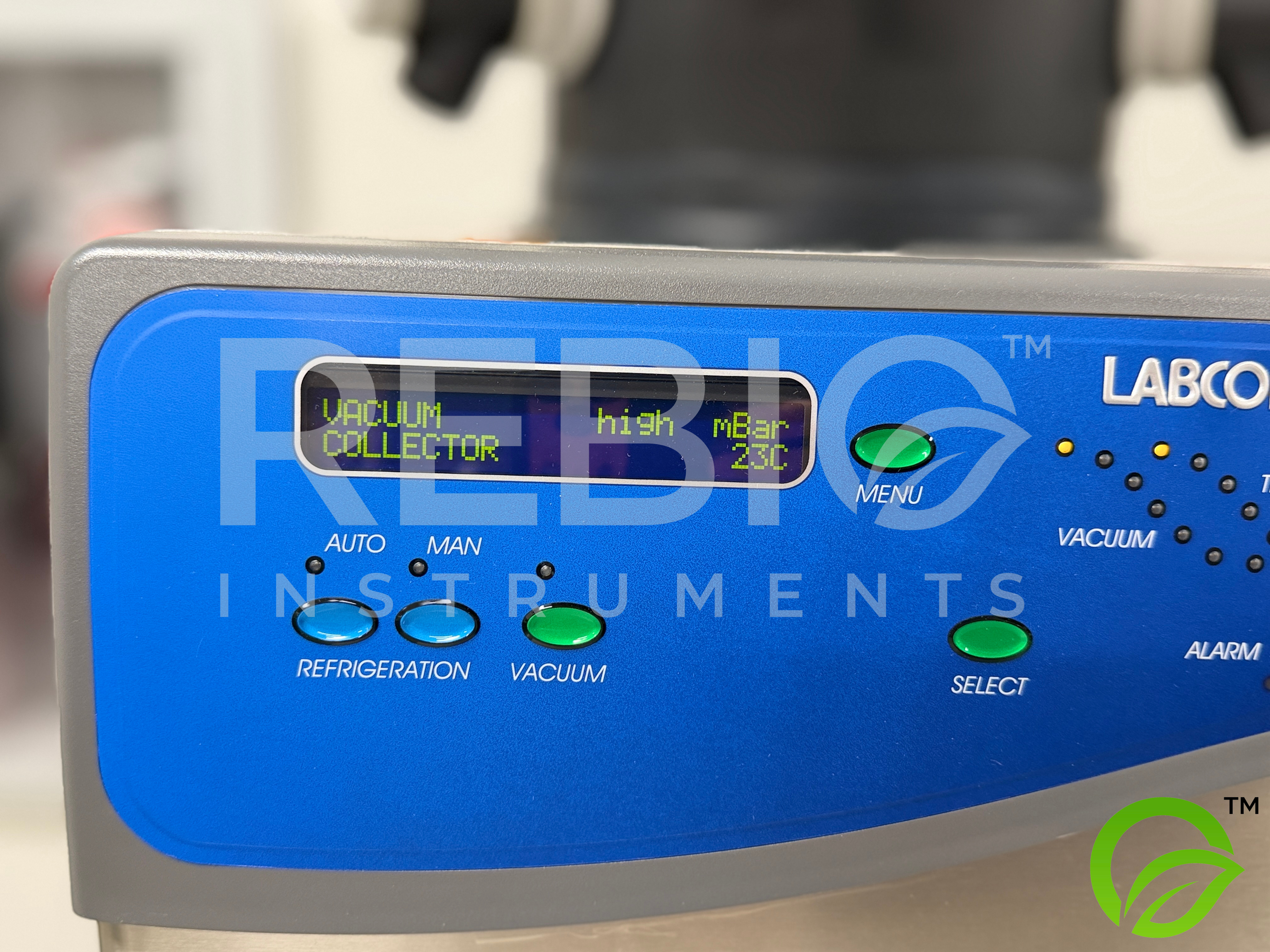 Used  Labconco FreeZone 4.5 7750021 Freeze-Dryer + Navac NRD 4 Vacuum Pump 