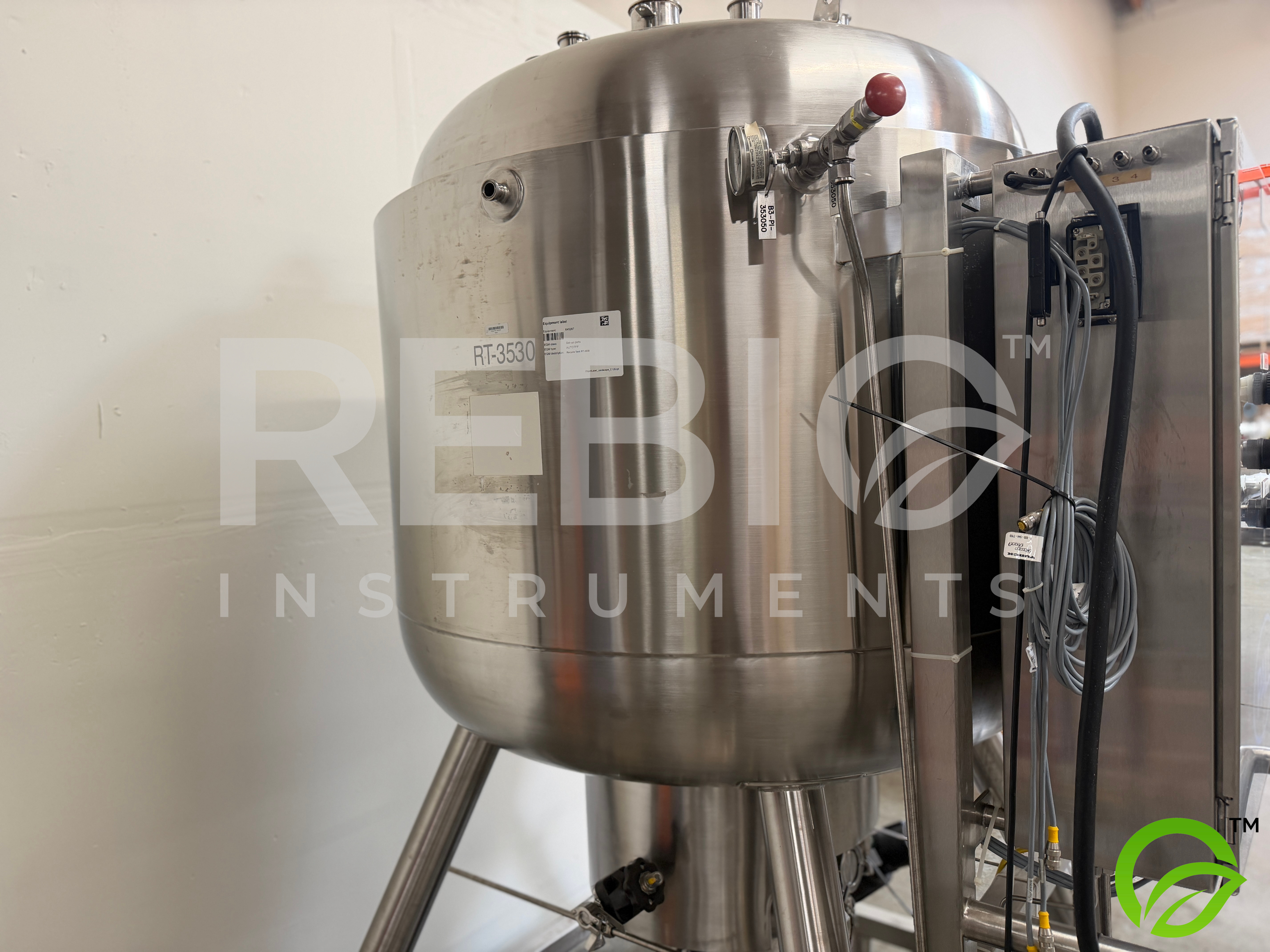 Used Pall Filtron 600L Allegheny Bradford 316SS Recycle Tank RT-3530 | AUTOTFF Bioprocessing Skid | Lightnin Agitator | Rosemount Analytical pH/ORP | Mobile Caster Frame