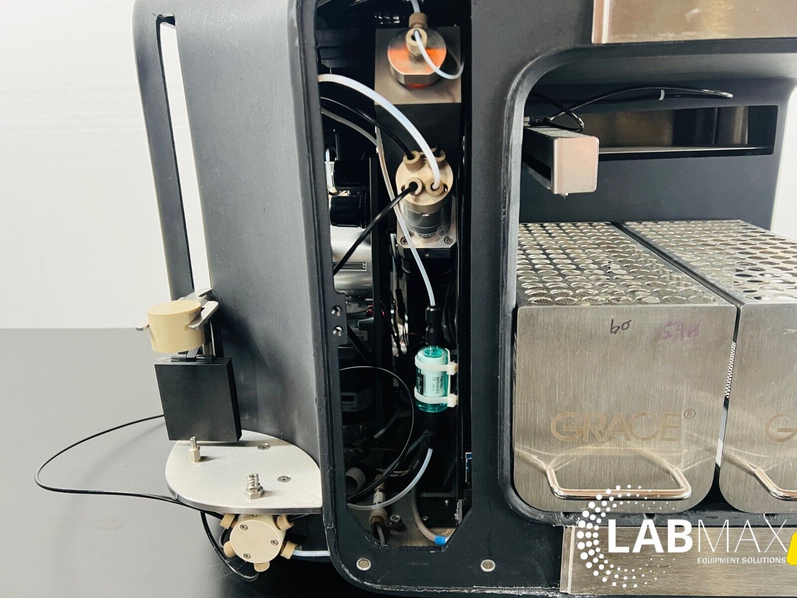 Used Grace Reveleris Flash Chromatography System with Fraction Collection Trays