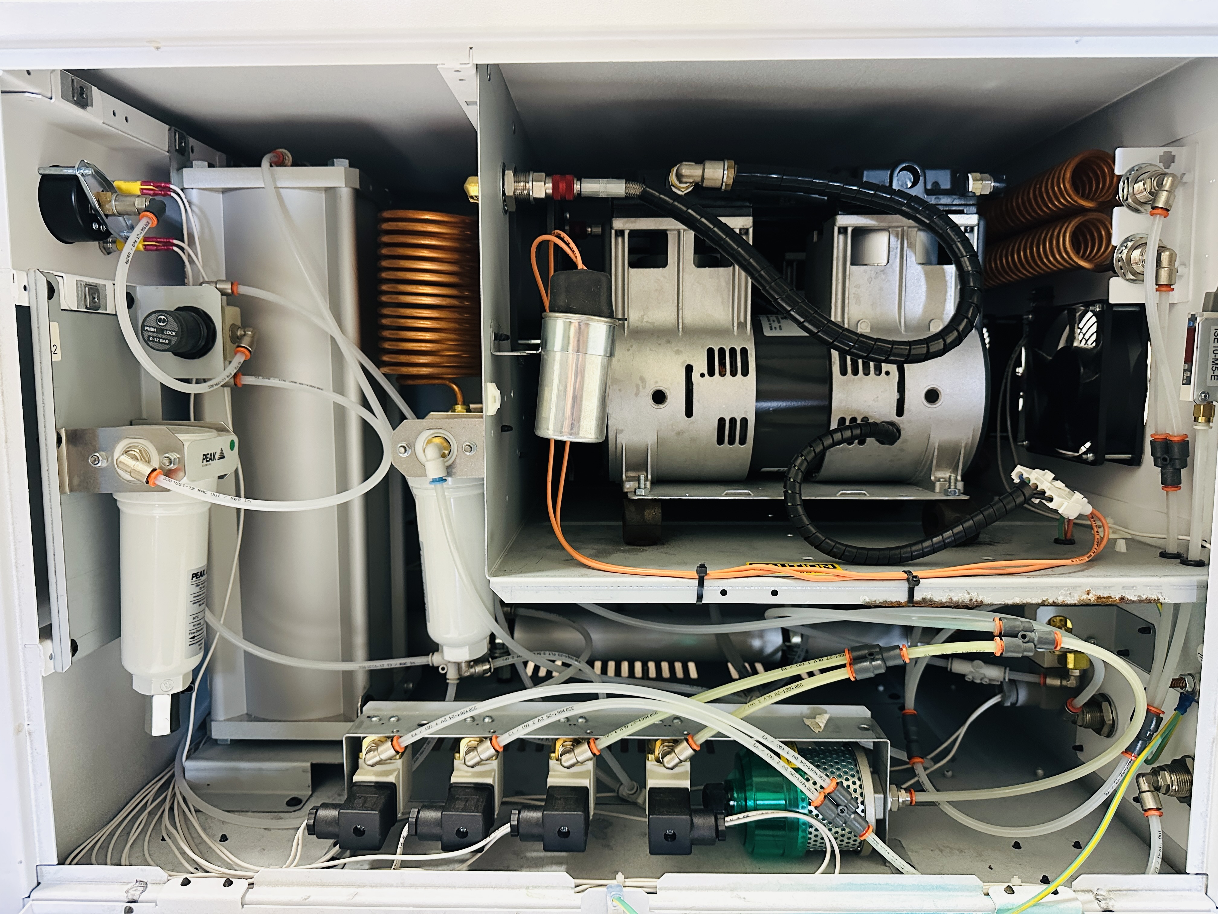 Used PEAK Scientific Genius SQ 24 Compact Nitrogen Gas Generator