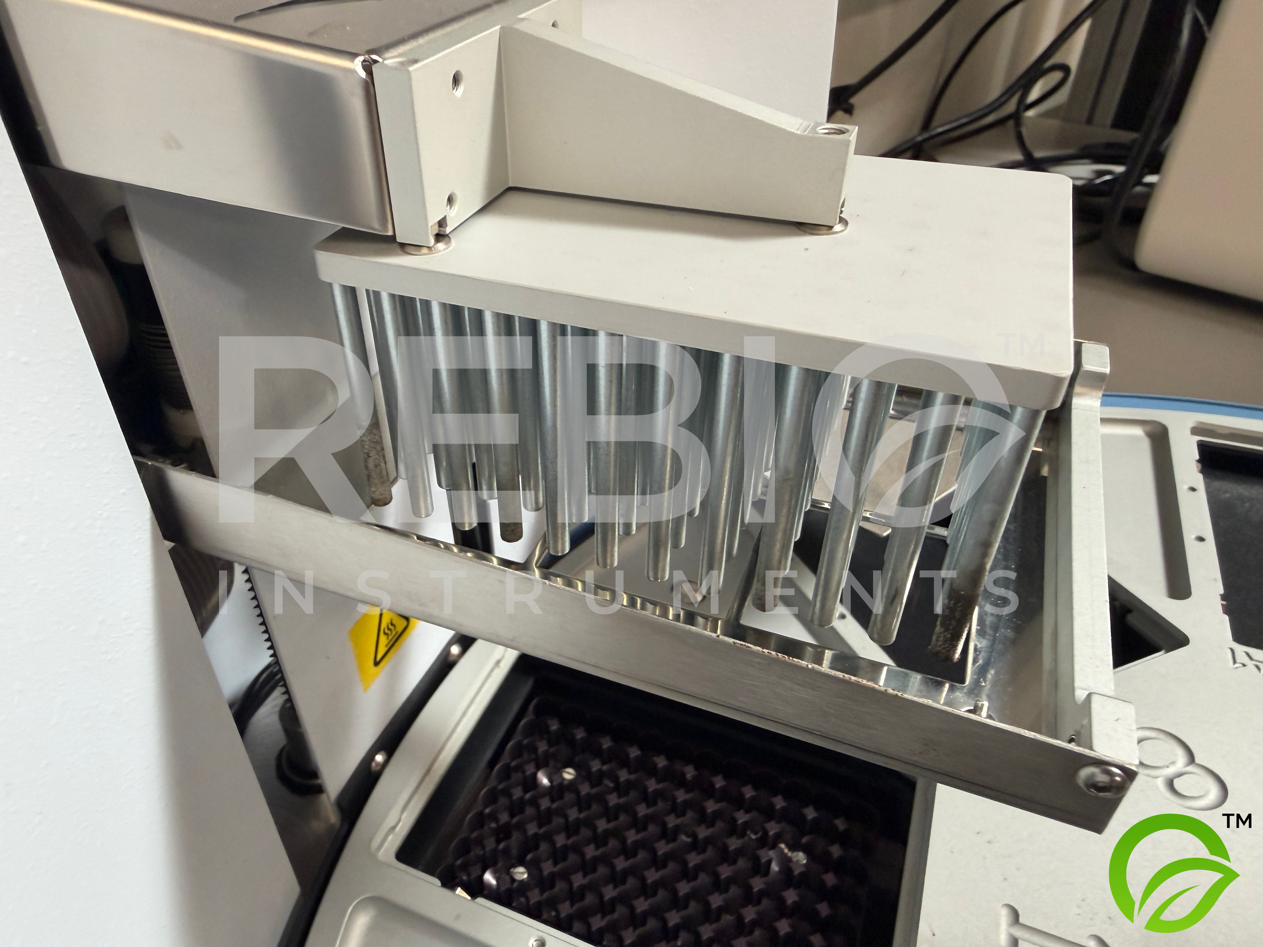 Used Thermo Scientific KingFisher Flex Magnetic Particle Purification System | 96-Well | Nucleic Acid & Protein Extraction | (Corrosion on Magnetic Pin)