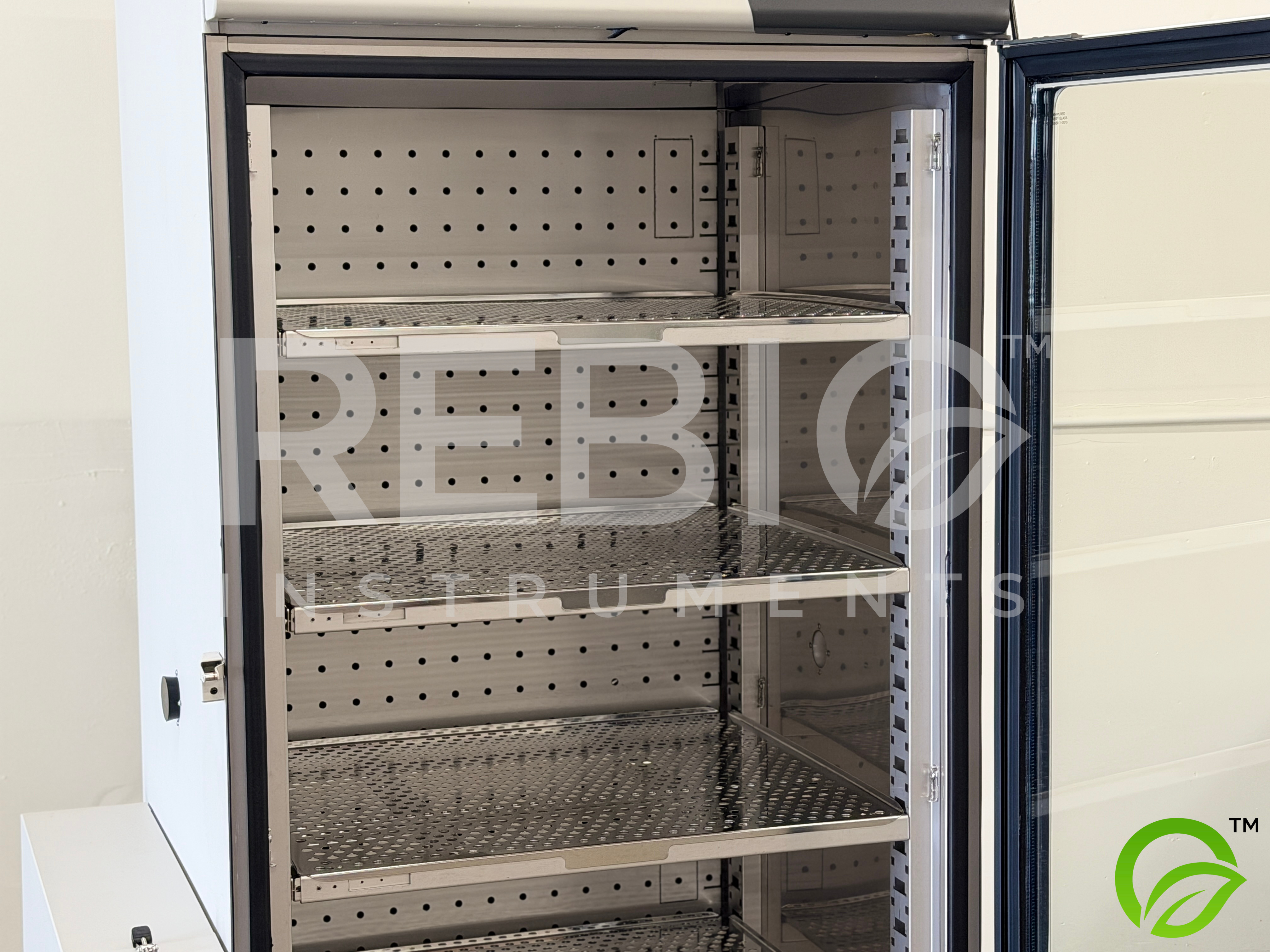 Used Caron 7400-33 Reach-In CO2 Incubator + Integrated Condensate Recirculating System